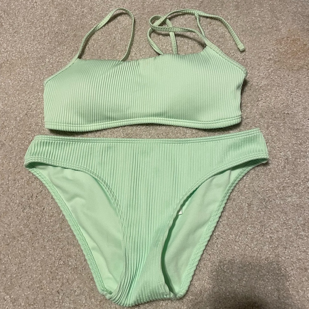 Hollister swim